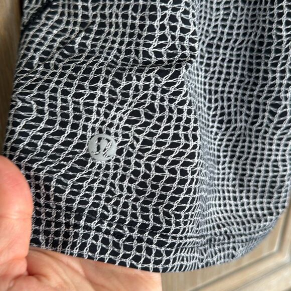 Lululemon Wild And Free Tank Fall Net White Black / Black size 8 - Picture 12 of 13